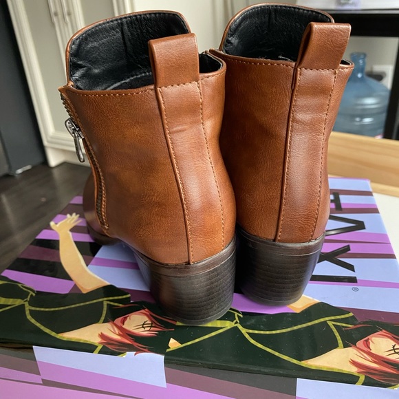 Taxi Booties - Picture 3 of 8